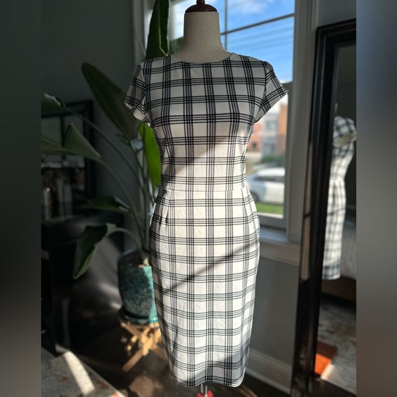 Tartan, black and white, midi dress, short sleeves - Picture 1 of 3